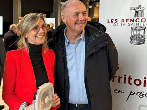 Bertrand Delzenne discusses with Minister Pannier-Runacher at Louvre Lens